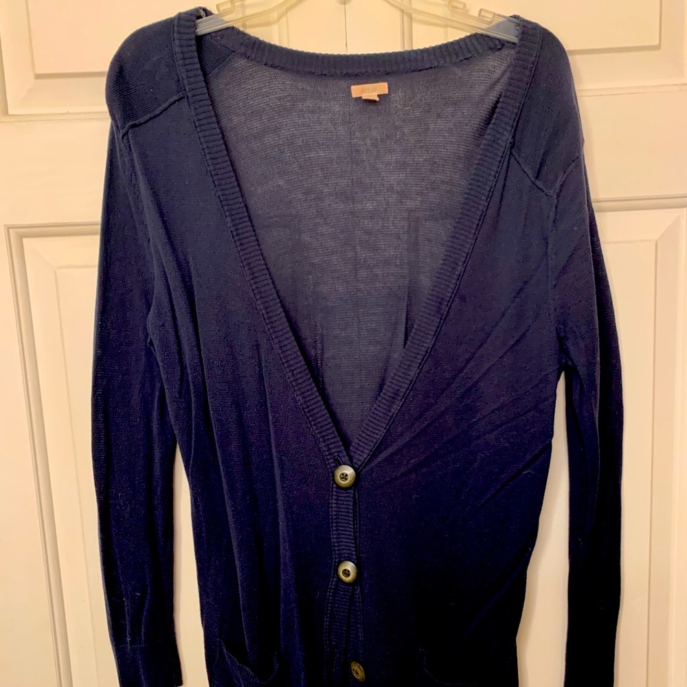 AERIE— Navy Blue w/ brown button cardigan